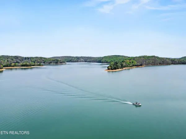 $599,900 | 700 Shanghai Landing Lane, Unit 8, La Follette, TN 37766