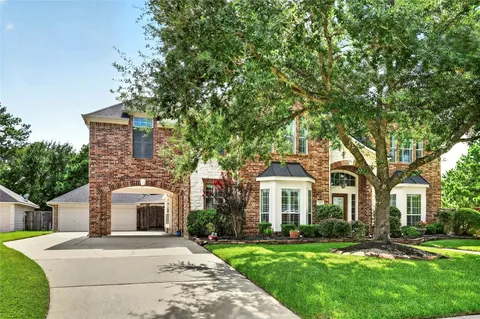 $699,000 | 10111 Earlington Manor Drive, Spring, TX 77379