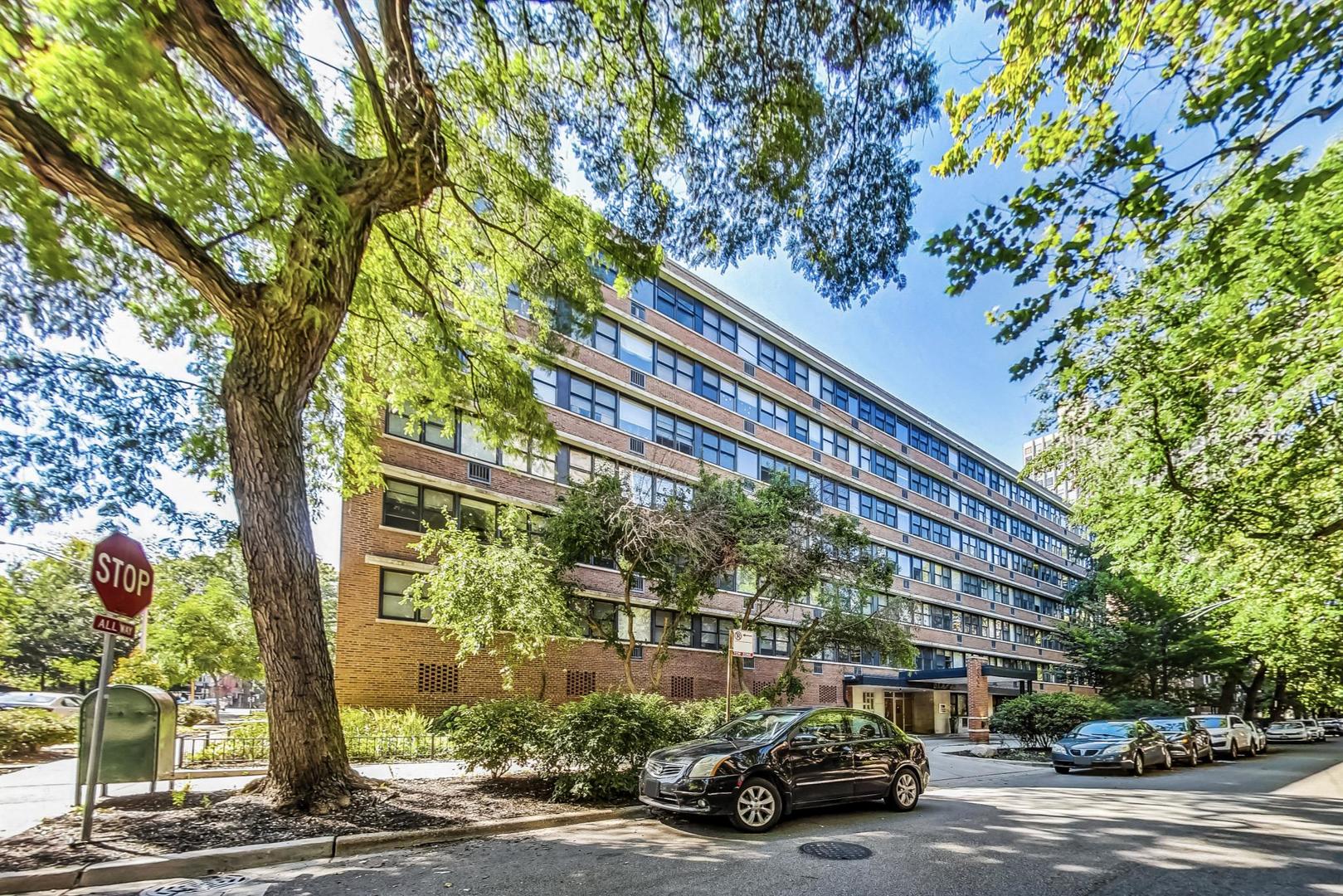 2300 North Commonwealth Ave Unit 3B