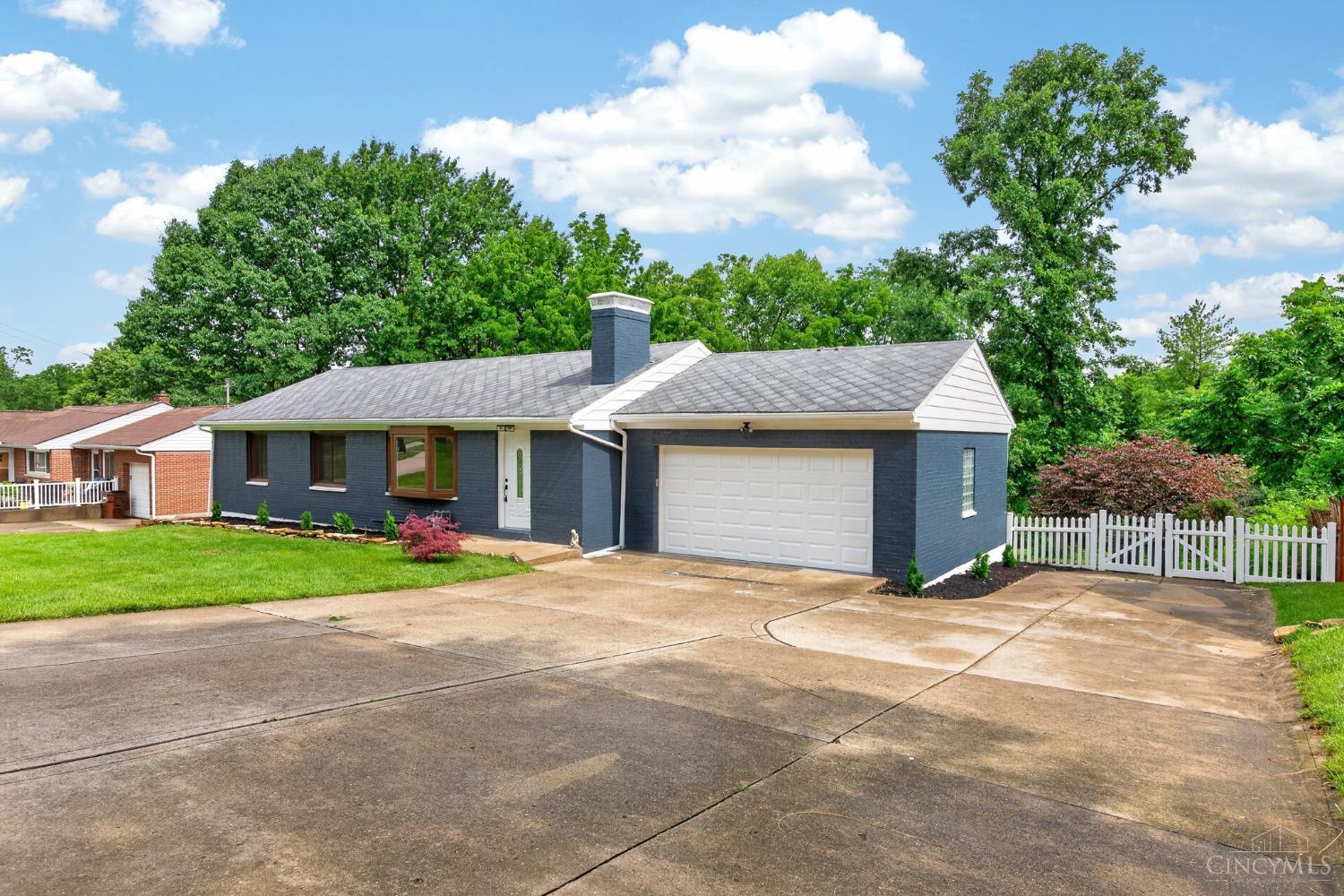 1856 Resor Road Fairfield, OH 45014 - Photo 3 of 54