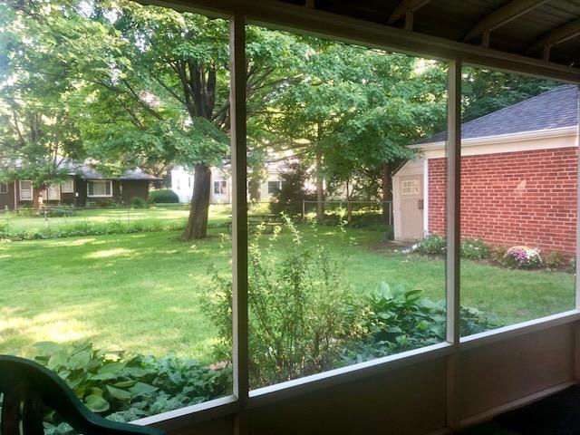 2022 Kentwell Road Columbus, OH 43221 - Photo 8 of 24 Screened Porch