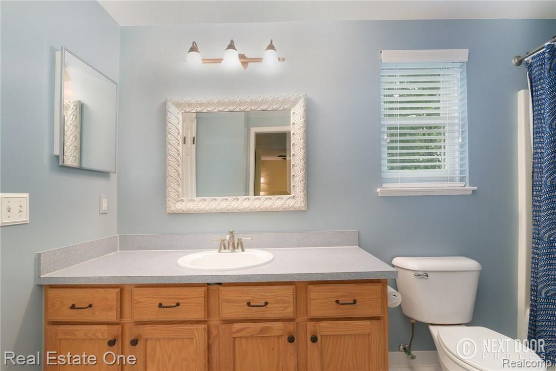 9232 Kestrel Ridge Road Brighton, MI 48116 - Photo 24 of 39 Much cabinet and counter space
