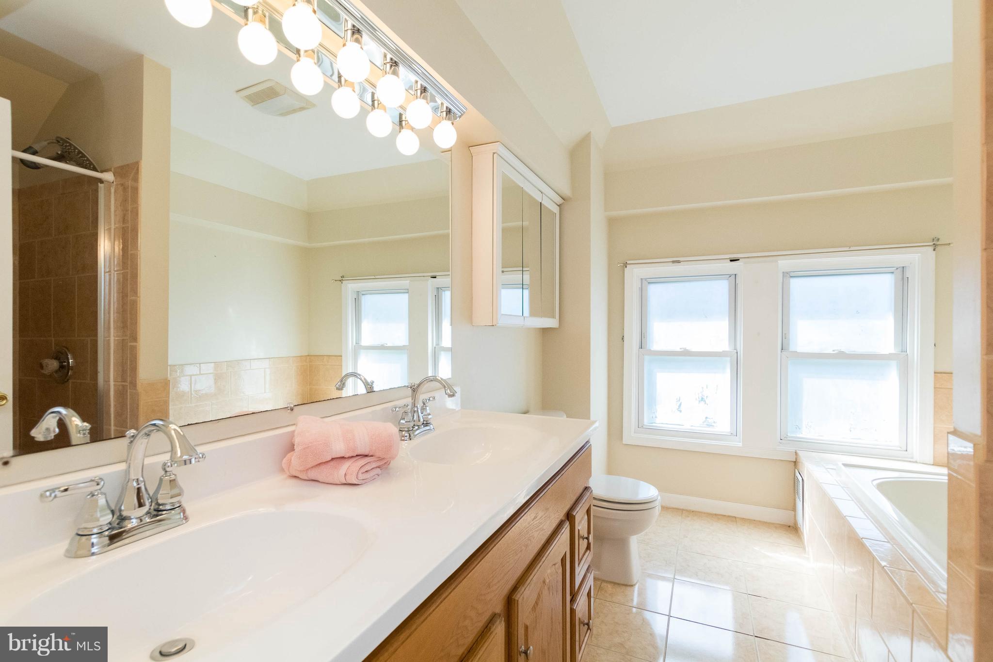 5318 Catalpha Road Baltimore, MD 21214 - Photo 18 of 27 Elegant Master Bath