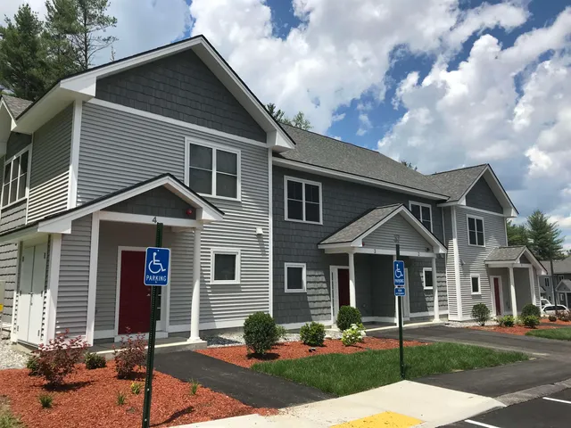 $3,089 | 37 East Ridge Drive, Unit 3, Milford, NH 03055