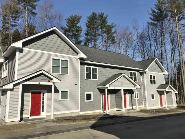 $3,089 | 37 East Ridge Drive, Unit 3, Milford, NH 03055