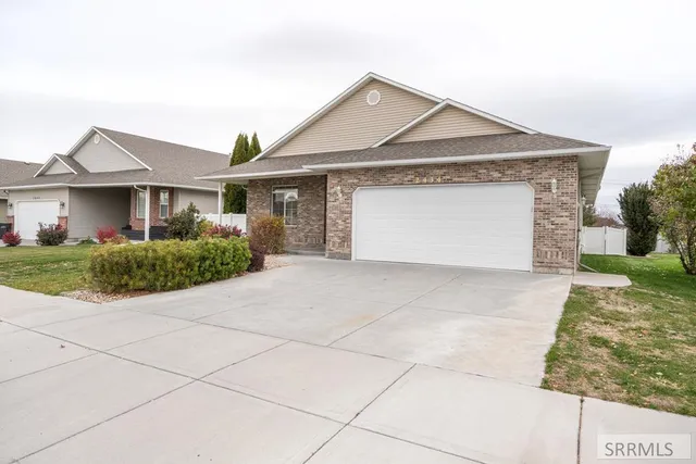 $525,000 | 2434 Brookcliff Drive, Idaho Falls, ID 83402