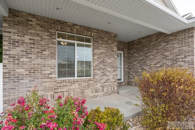 $525,000 | 2434 Brookcliff Drive, Idaho Falls, ID 83402