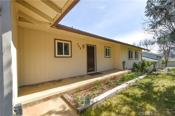 $360,000 | 748 Meadowlark Lane, Yreka, CA 96097