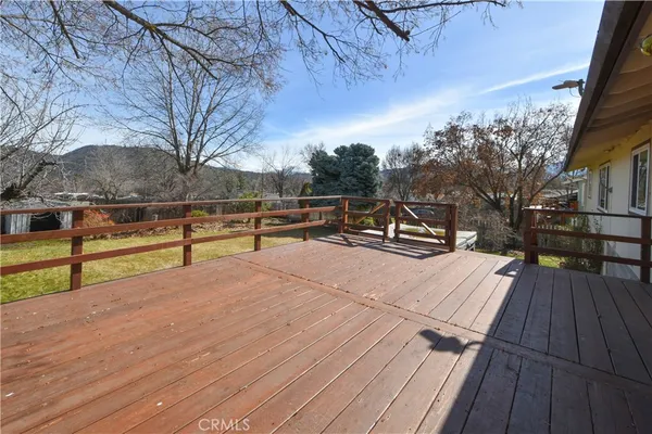 $360,000 | 748 Meadowlark Lane, Yreka, CA 96097