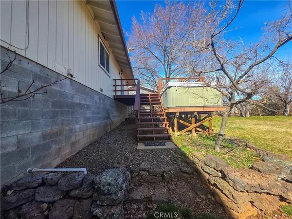 $360,000 | 748 Meadowlark Lane, Yreka, CA 96097