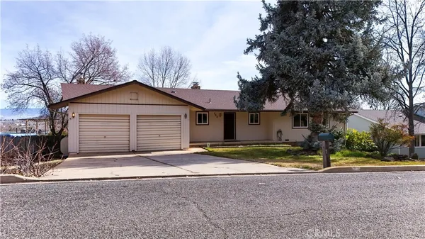 $360,000 | 748 Meadowlark Lane, Yreka, CA 96097