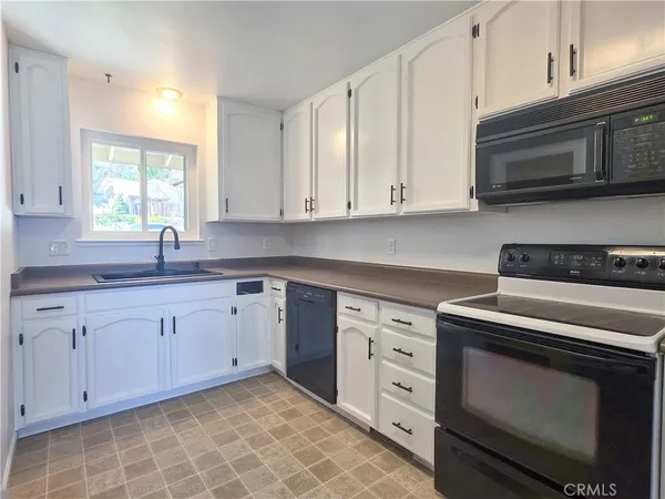 $360,000 | 748 Meadowlark Lane, Yreka, CA 96097