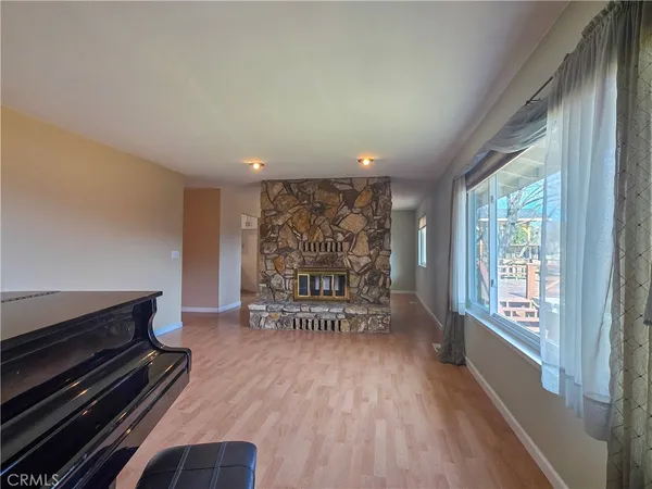 $360,000 | 748 Meadowlark Lane, Yreka, CA 96097