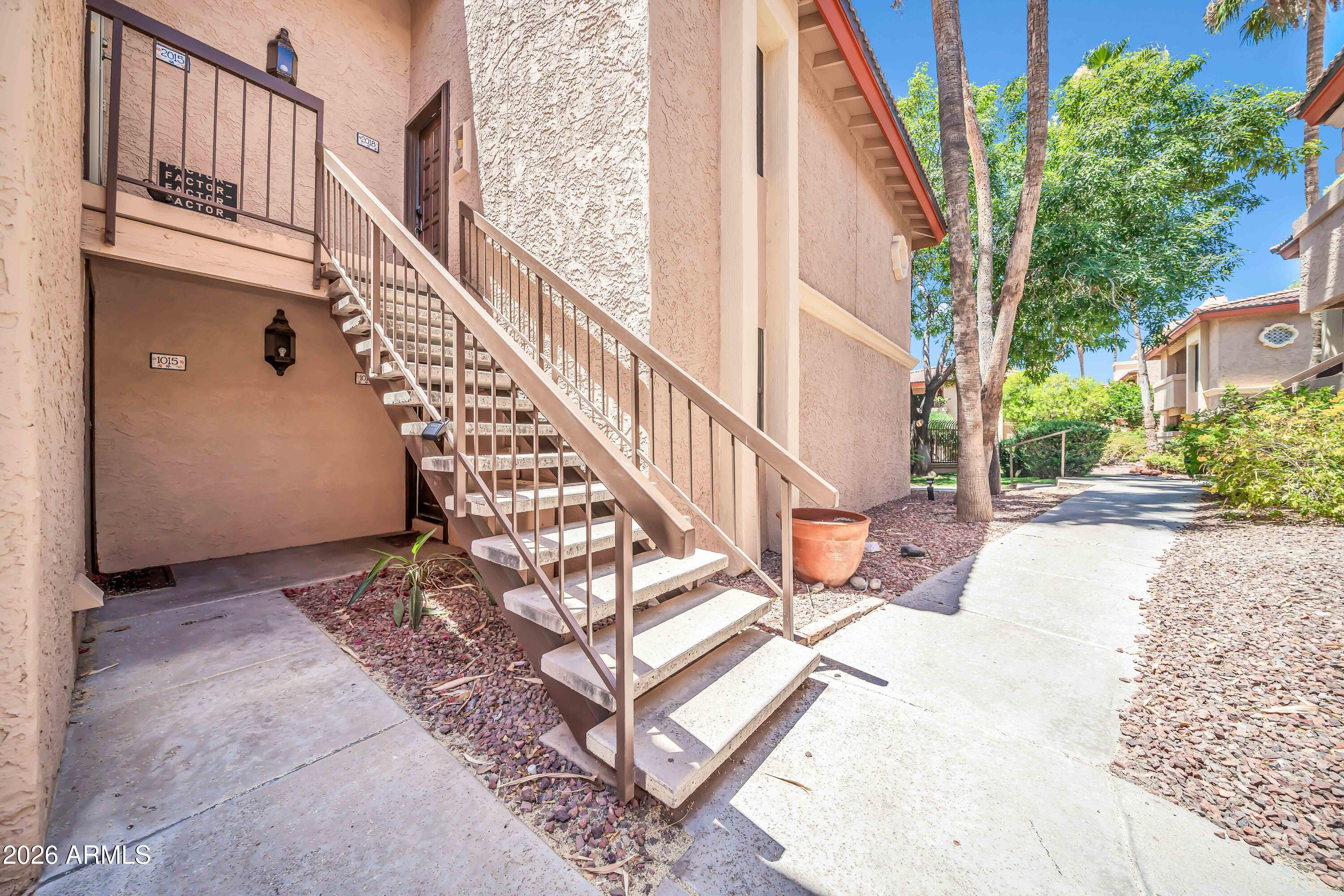 10410 North Cave Creek Road, Unit 1018 Phoenix, AZ 85020 - Photo 2 of 37
