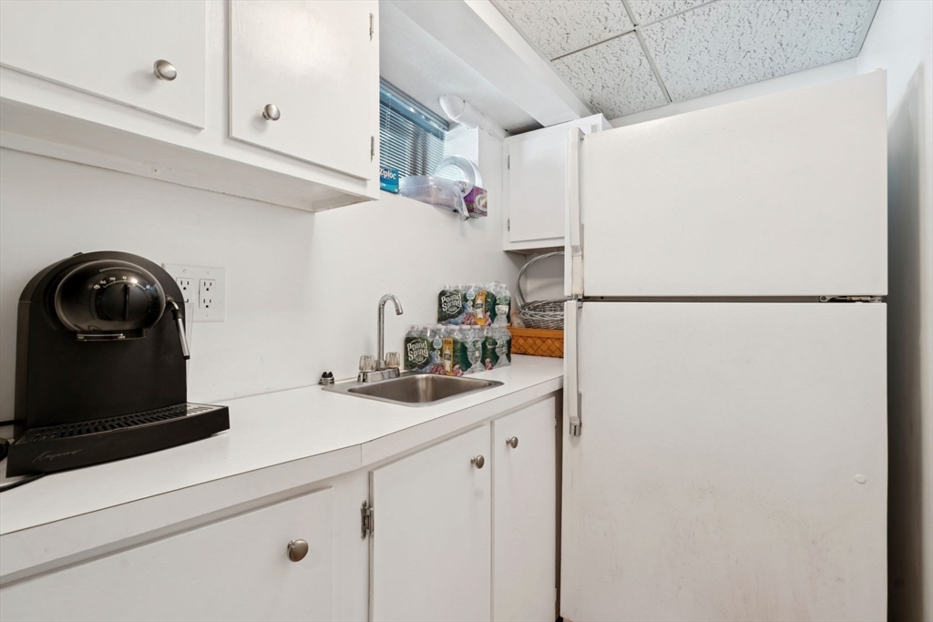 42 Woodland Road Wakefield, MA 01880 - Photo 28 of 41