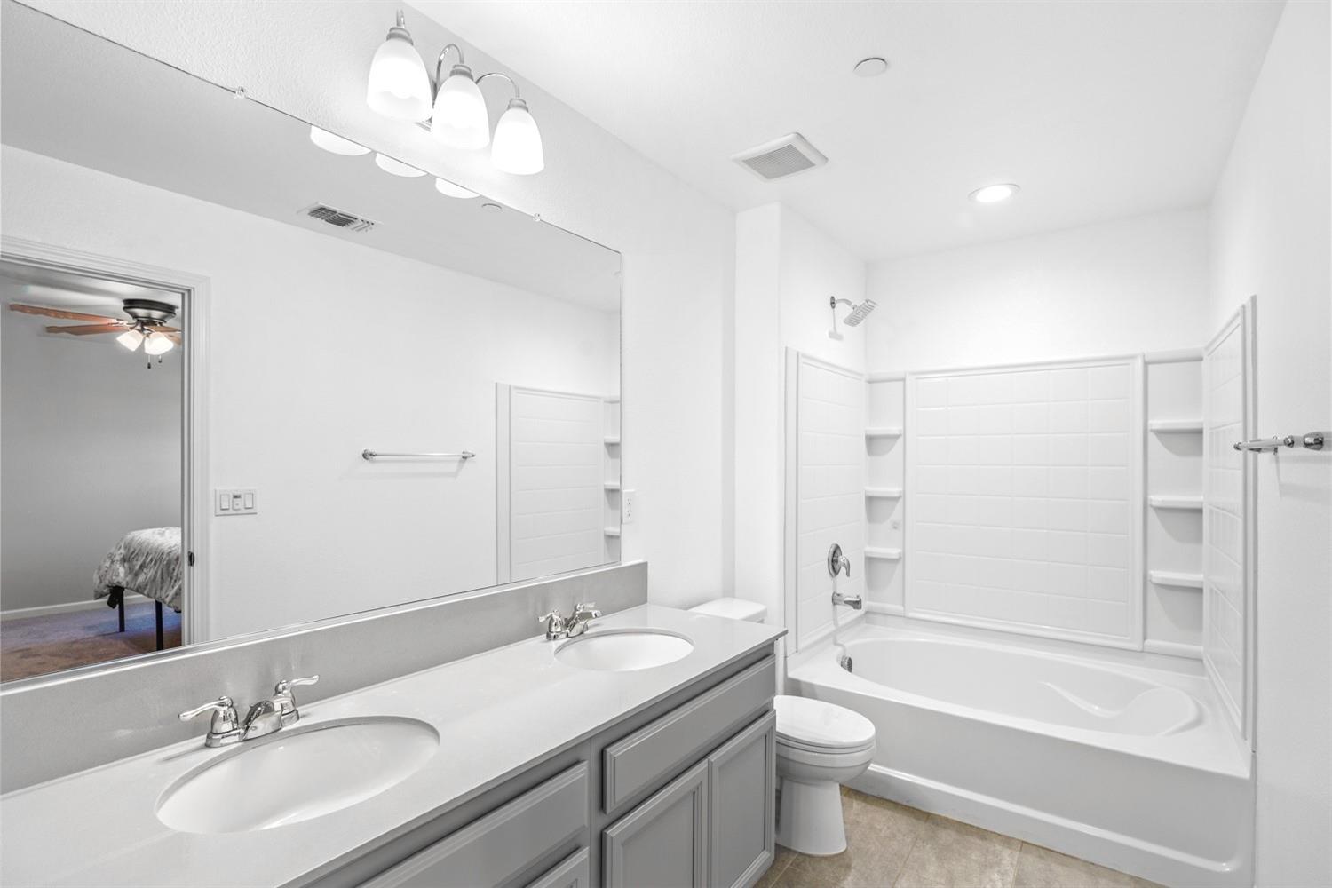 1393 Meadow Ranch Street Plumas Lake, CA 95961 - Photo 18 of 36