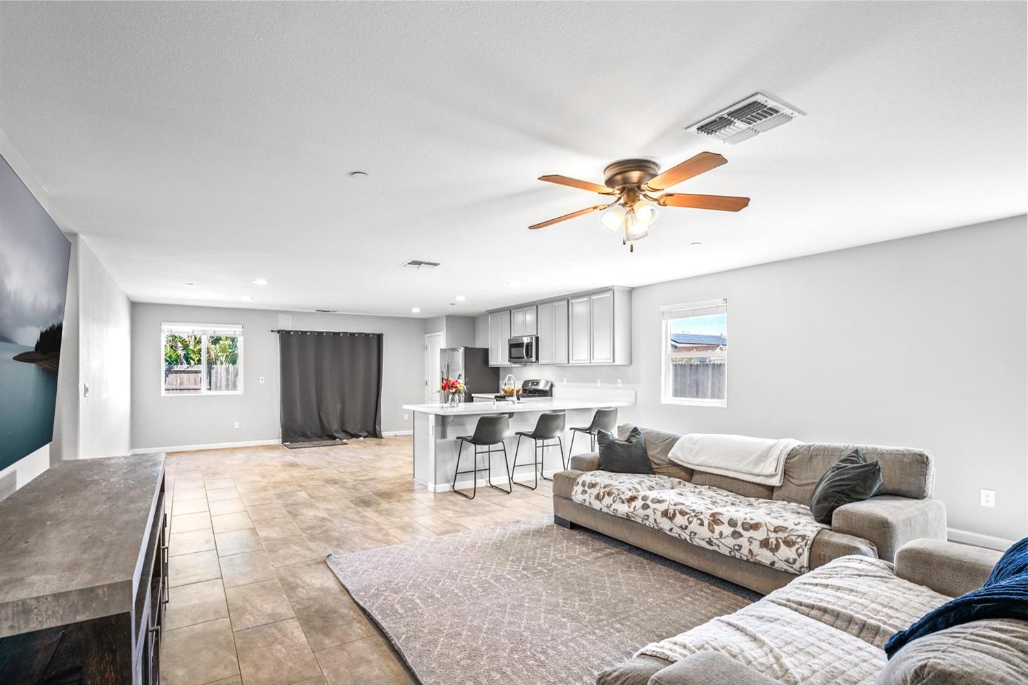 1393 Meadow Ranch Street Plumas Lake, CA 95961 - Photo 4 of 36