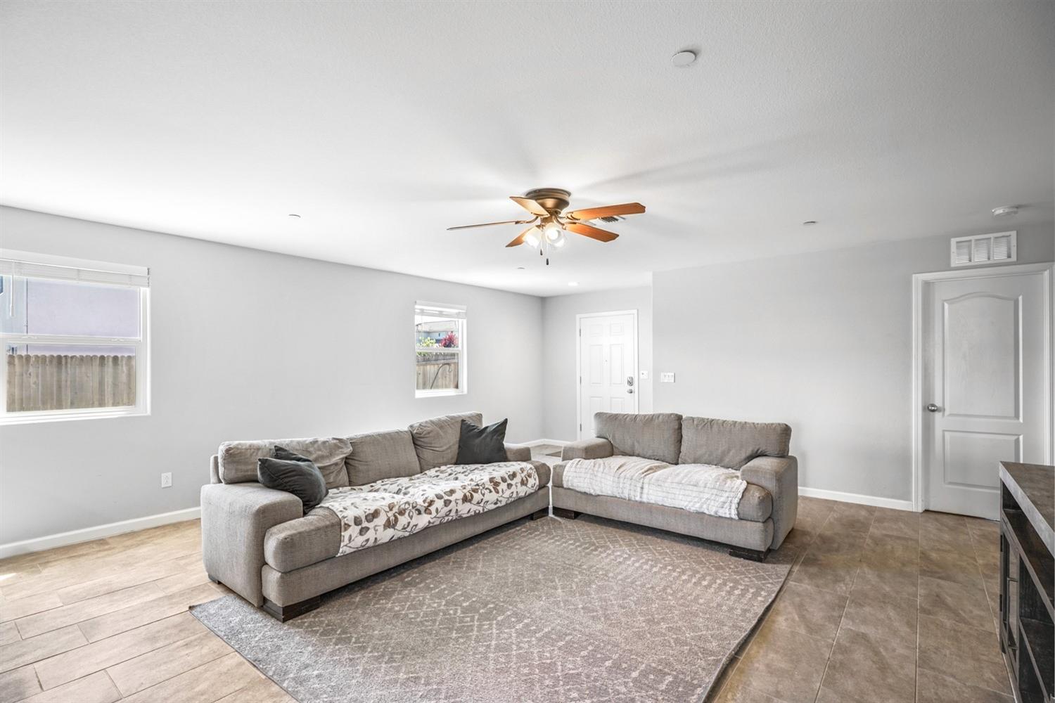 1393 Meadow Ranch Street Plumas Lake, CA 95961 - Photo 7 of 36