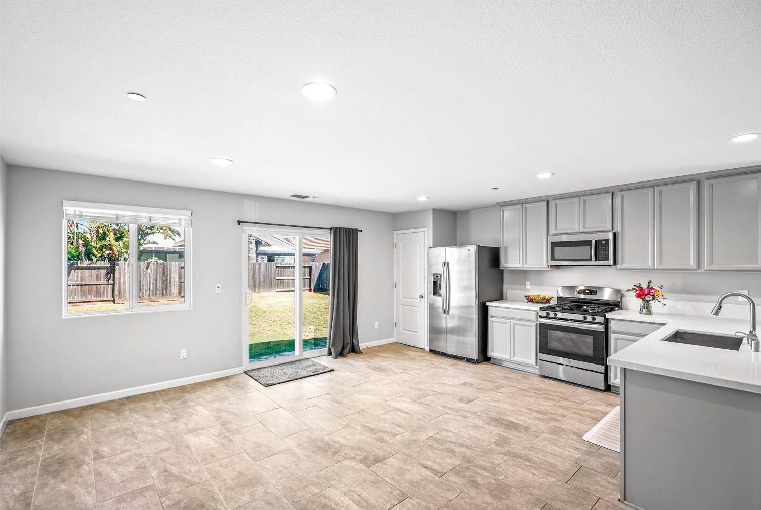 1393 Meadow Ranch Street Plumas Lake, CA 95961 - Photo 8 of 36