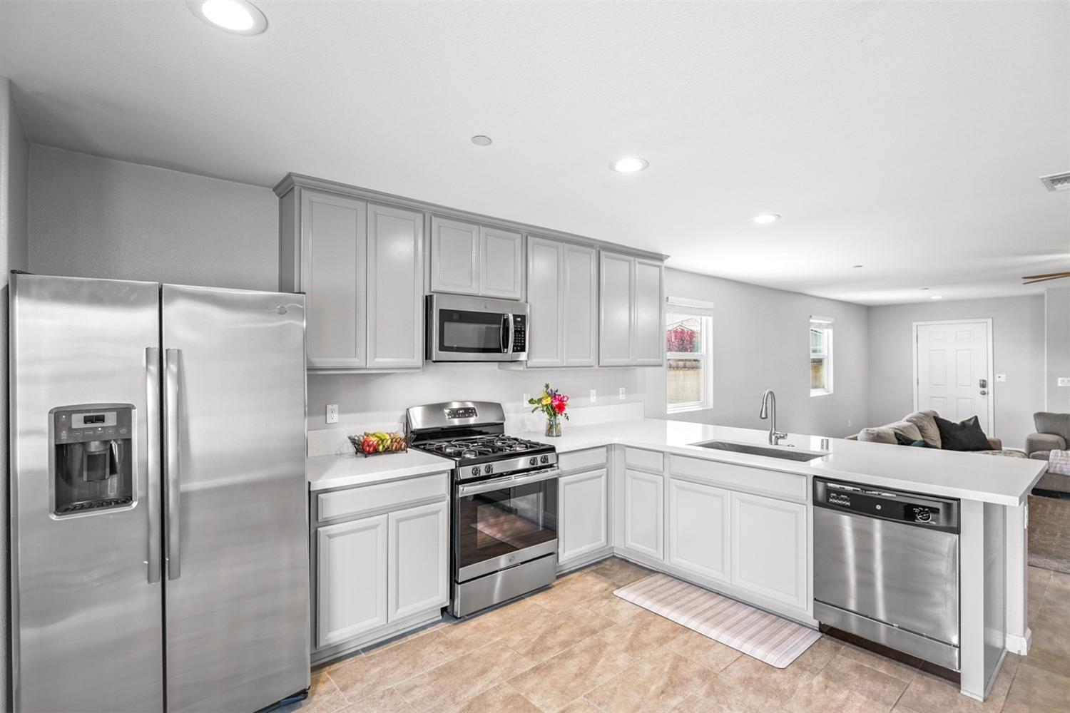 1393 Meadow Ranch Street Plumas Lake, CA 95961 - Photo 10 of 36