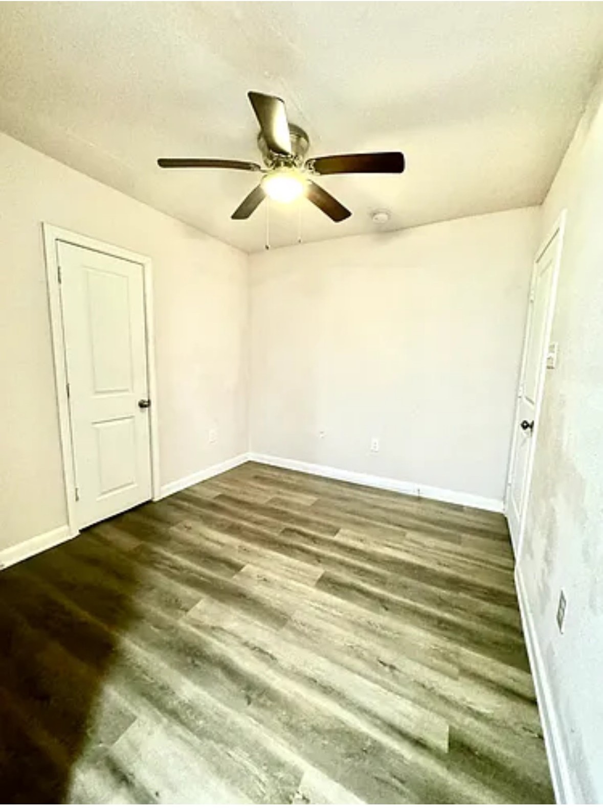 7339 Mountbatten Road Houston, TX 77033 - Photo 32 of 33 Unit C Bedroom 2