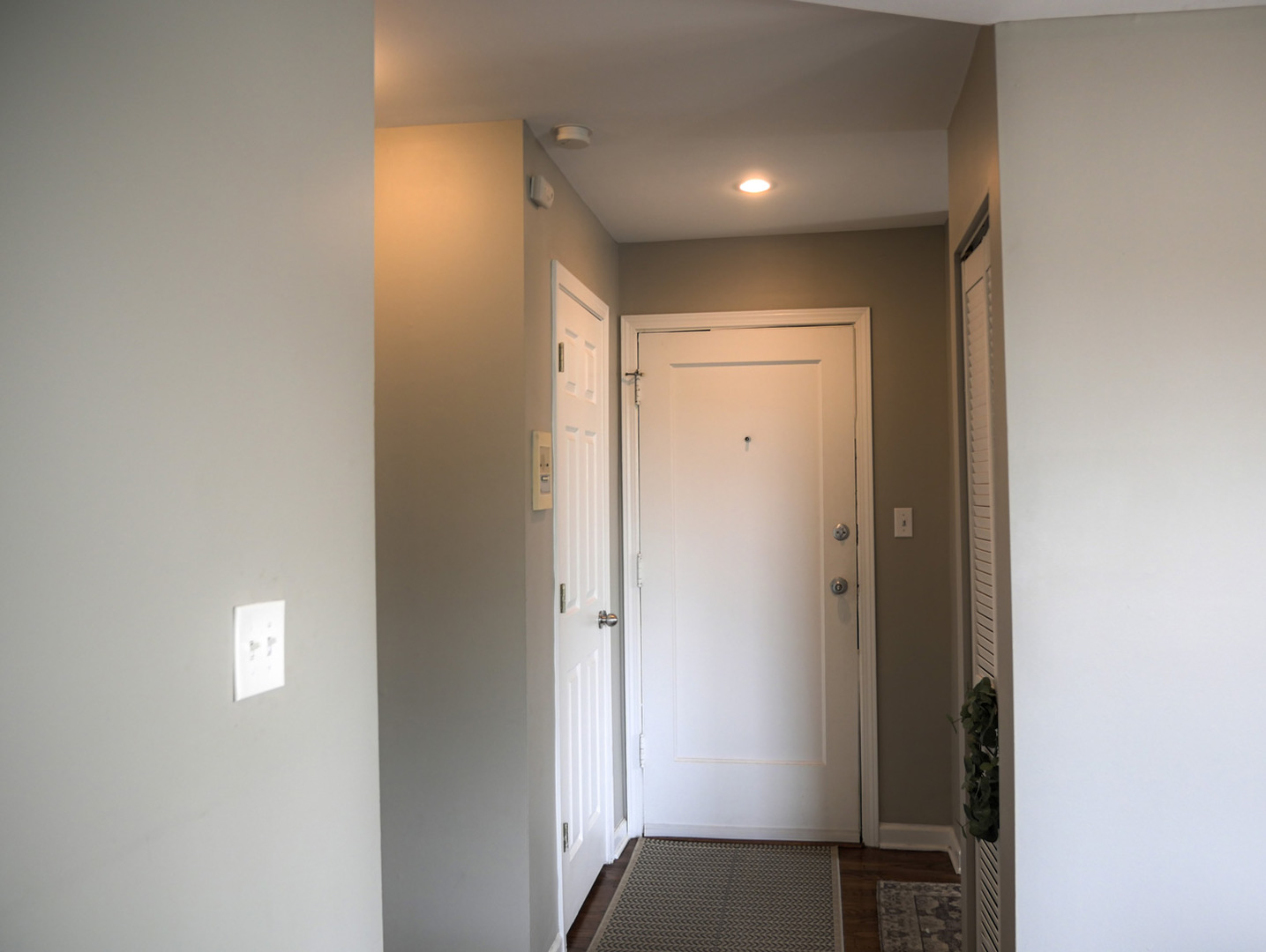 4323 North Drake Avenue, Unit 4W Chicago, IL 60618 - Photo 2 of 19