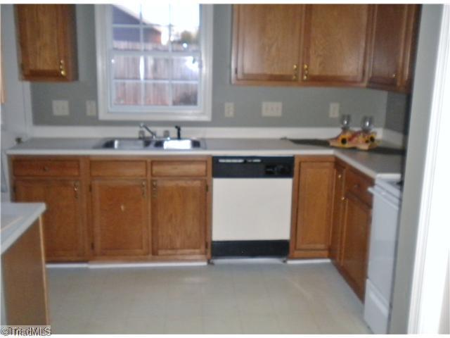 3501 Markham Road Greensboro, NC 27405 - Photo 5 of 7 Kitchen.