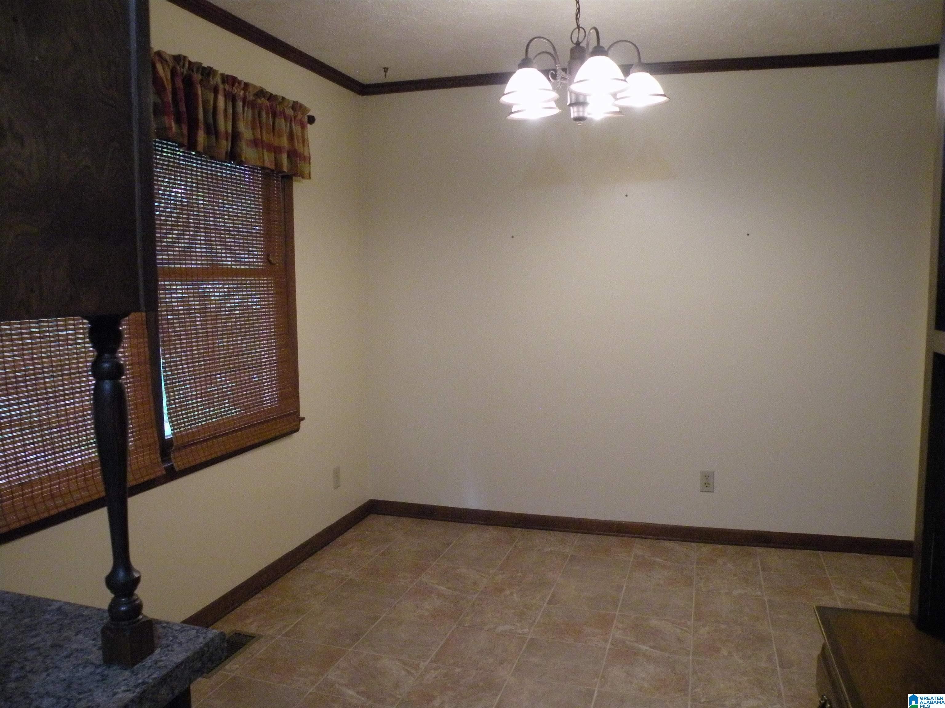 1404 Stonehill Road Sylacauga, AL 35150 - Photo 12 of 36