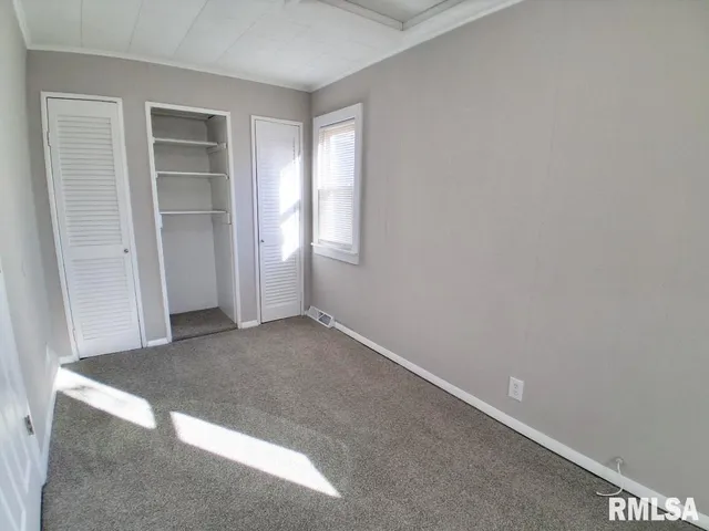 $1,199 | 2022 West Richwoods Boulevard, Peoria, IL 61604