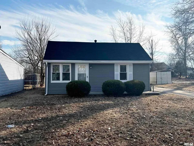 $1,199 | 2022 West Richwoods Boulevard, Peoria, IL 61604