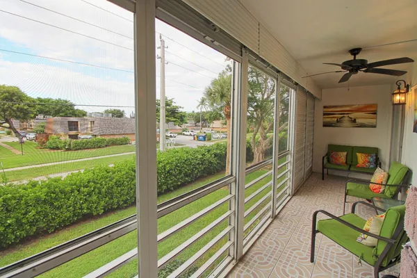 $1,600 | 2721 Garden Drive North, Unit 202, Lake Worth, FL 33461