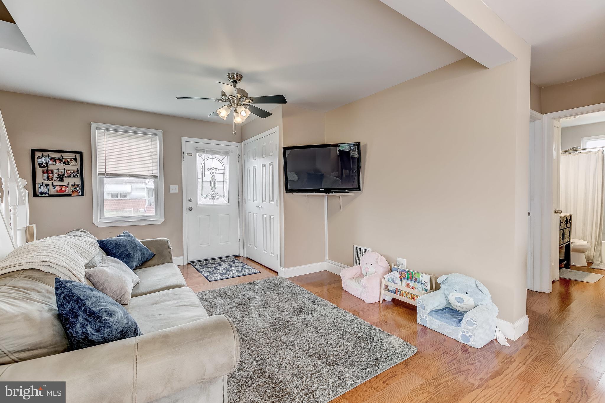 552 West Woodlynn Road Essex, MD 21221 - Photo 3 of 43 Gallery Image 3