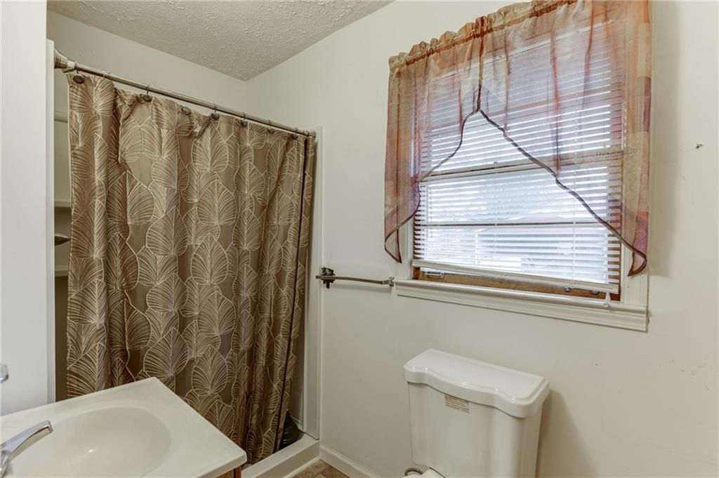 406 Thunder Road Buford, GA 30518 - Photo 24 of 44