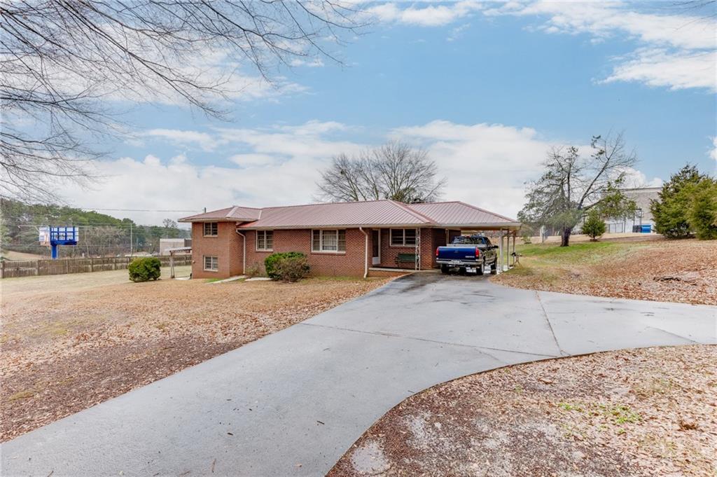 406 Thunder Road Buford, GA 30518 - Photo 3 of 44