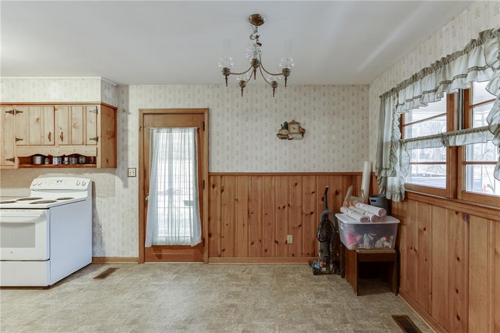 406 Thunder Road Buford, GA 30518 - Photo 8 of 44