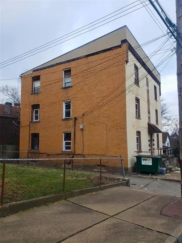 $750 | 1 Camp Avenue, Unit 3, Braddock, PA 15104