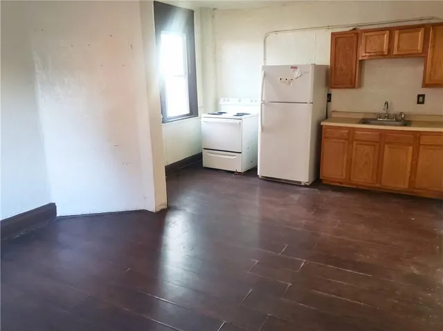 $750 | 1 Camp Avenue, Unit 3, Braddock, PA 15104