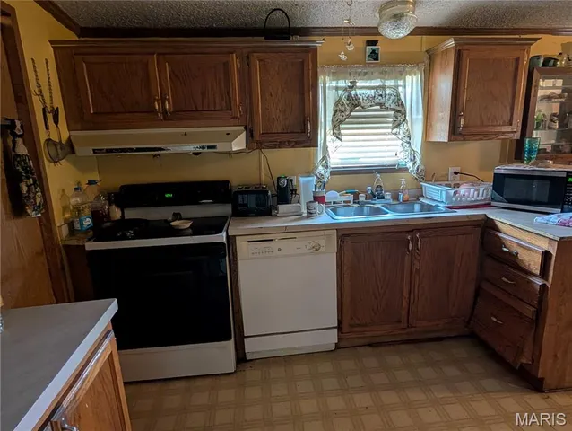 $129,000 | 4050 Crest Drive, House Springs, MO 63051