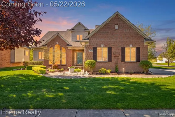 $574,900 | 819 Pineridge Avenue, Oxford, MI 48371
