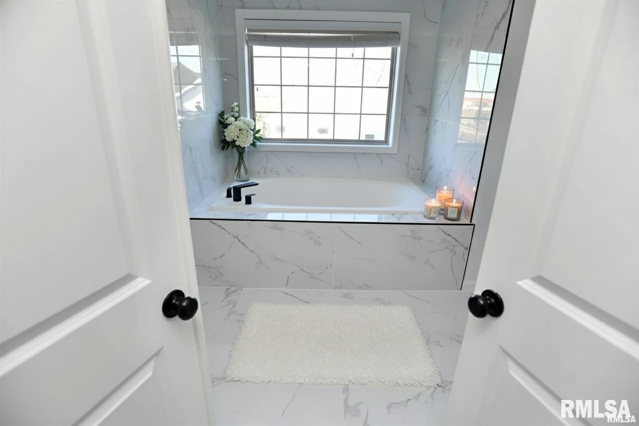 1260 Silver Oak Circle Normal, IL 61761 - Photo 13 of 22