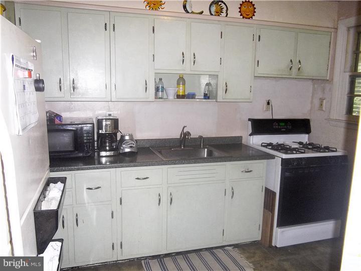 156 Schuyler Road Springfield, PA 19064 - Photo 6 of 14 Kitchen