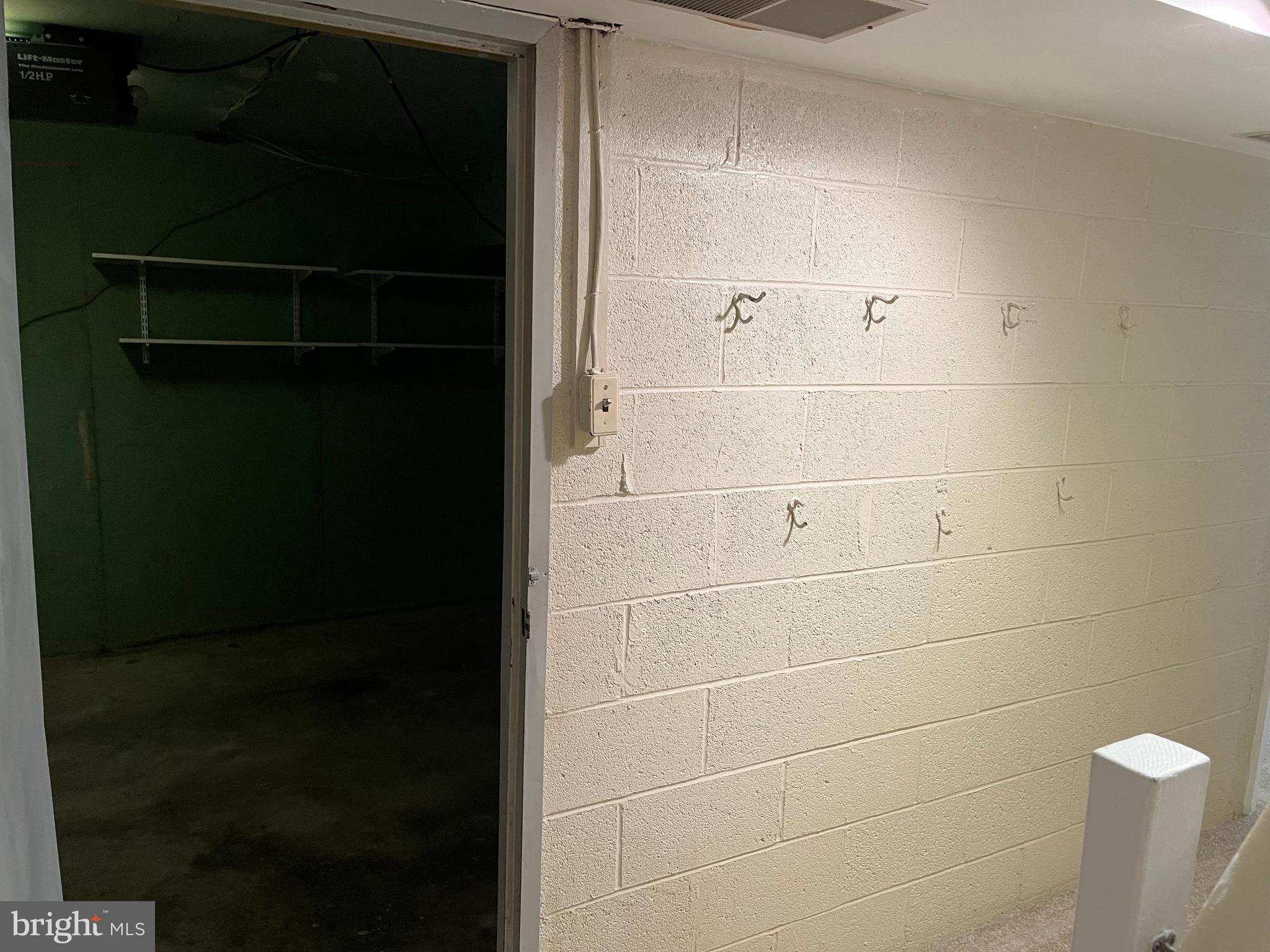 3584 Dows Road Philadelphia, PA 19154 - Photo 28 of 49 Interior Access To Garage