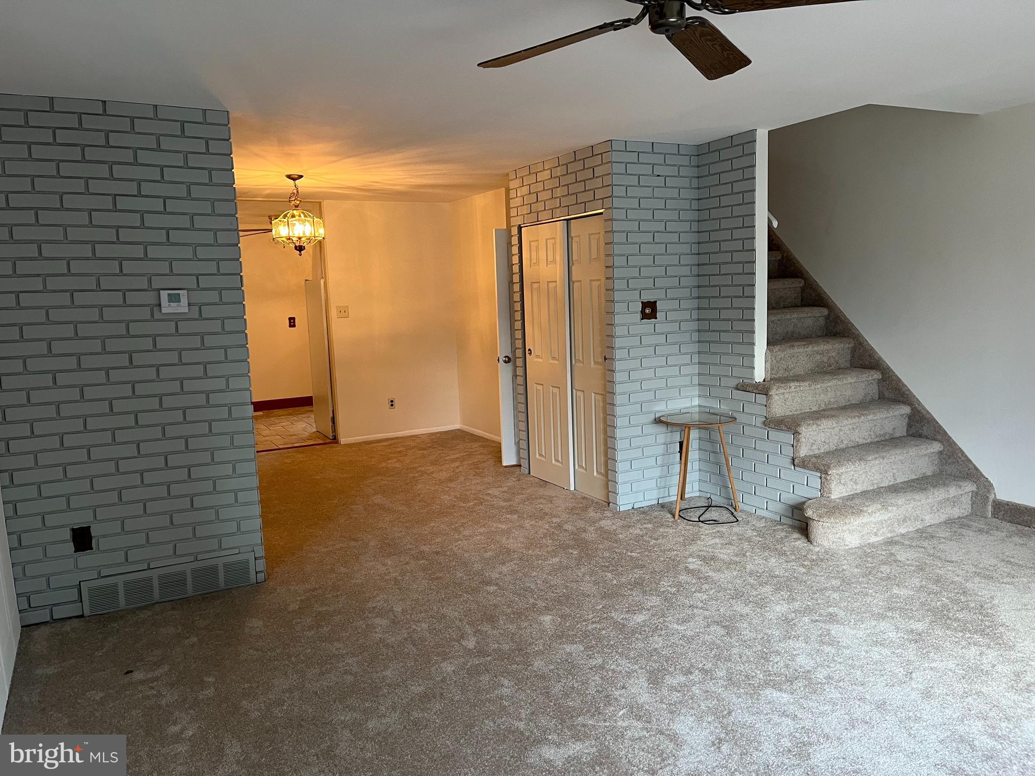 3584 Dows Road Philadelphia, PA 19154 - Photo 35 of 49 Living Room