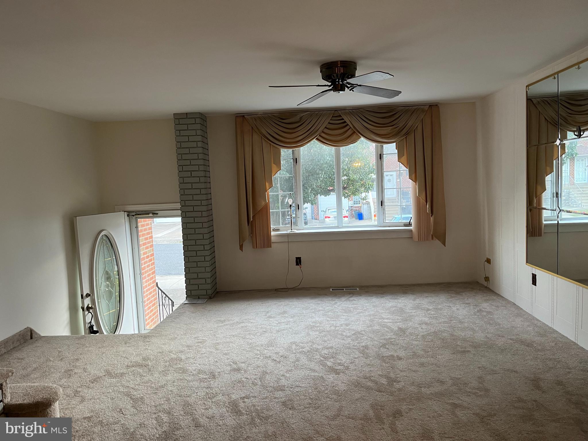 3584 Dows Road Philadelphia, PA 19154 - Photo 36 of 49 Living Room