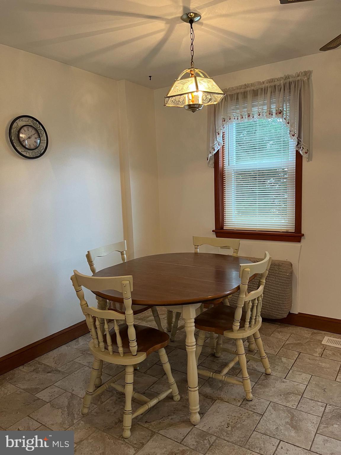 3584 Dows Road Philadelphia, PA 19154 - Photo 7 of 49 Kitchen Eating Area
