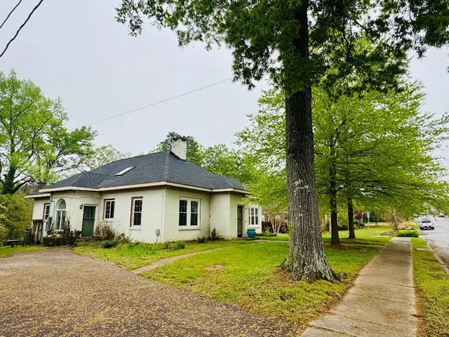 $179,000 | 704 North Street, Greenwood, SC 29649