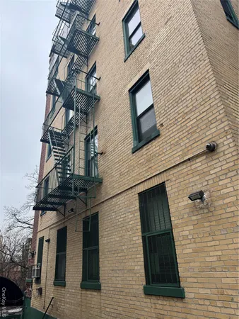 a picture of a building