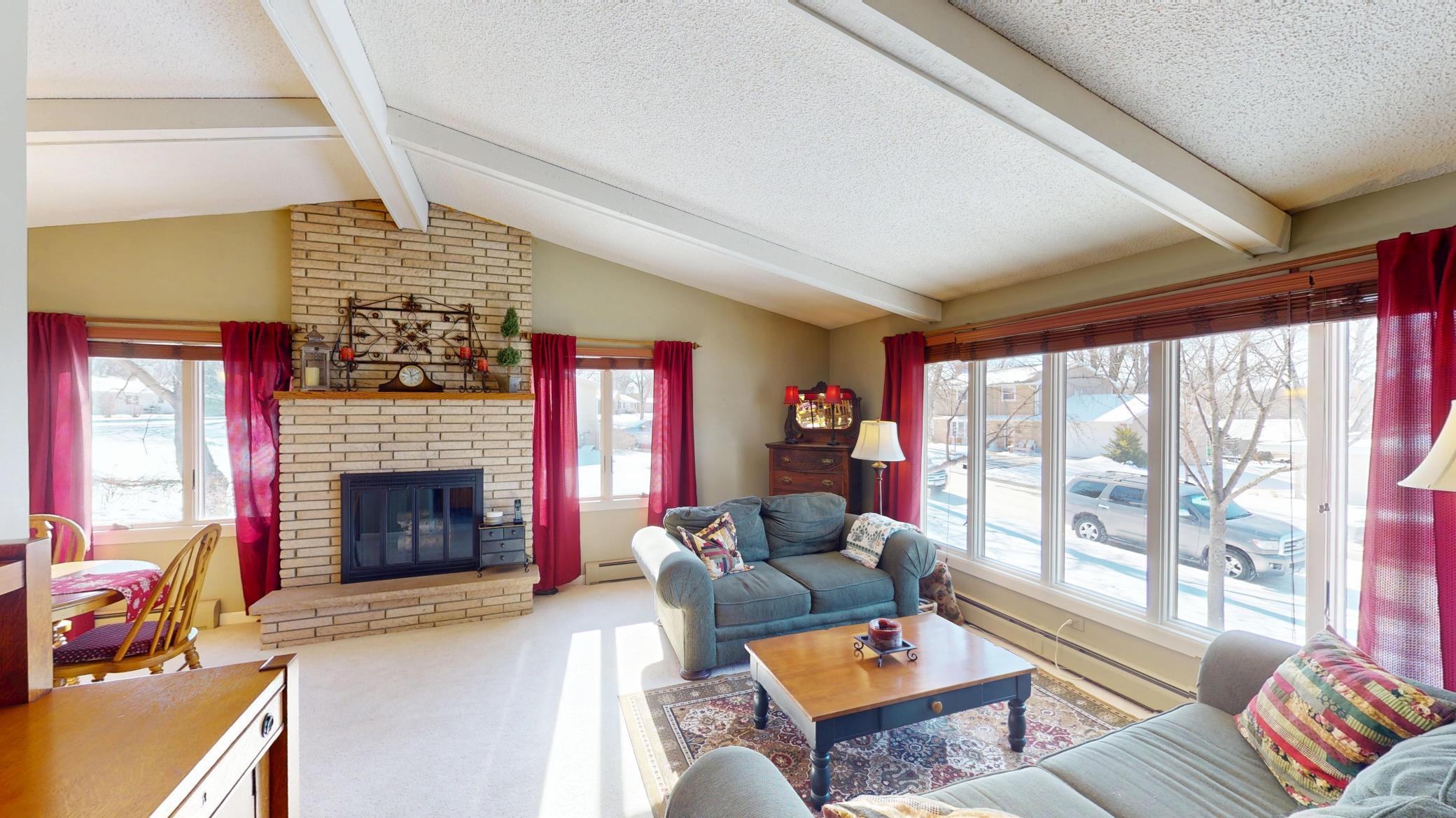 319 Garden Road Albert Lea, MN 56007 - Photo 2 of 31