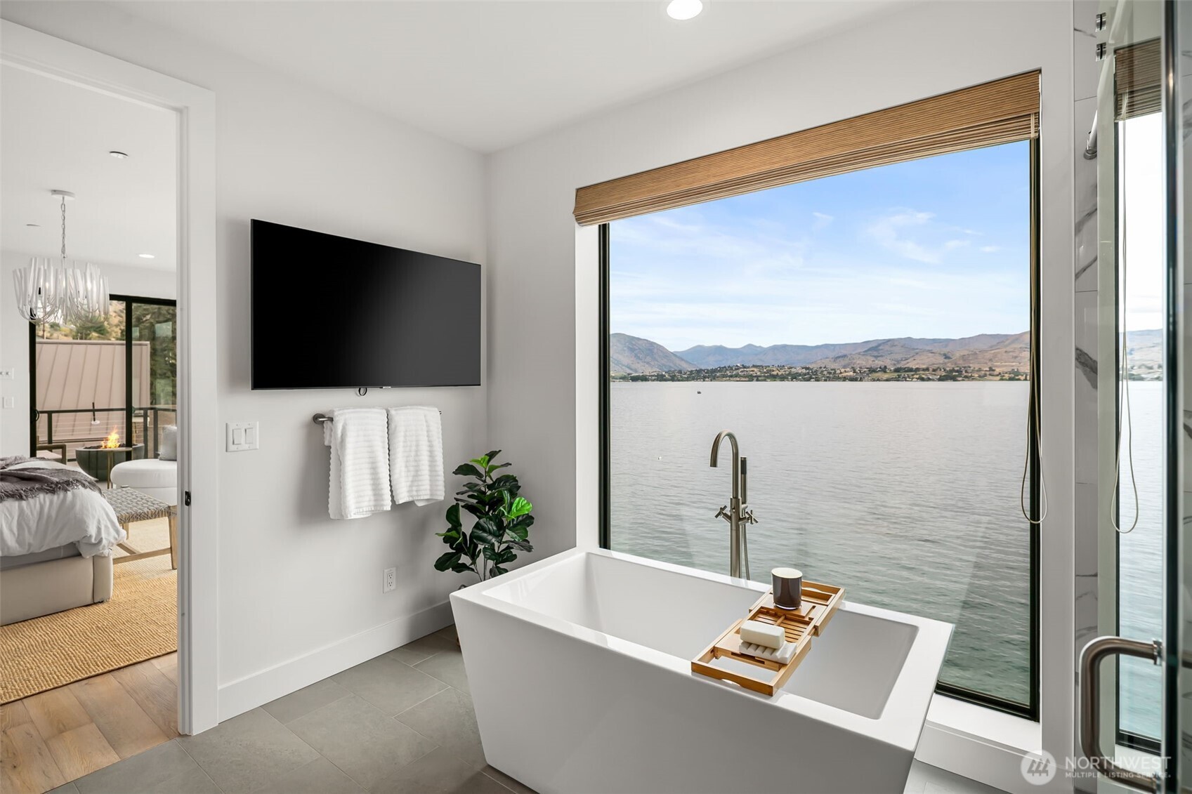 3212 South Lakeshore Road Chelan, WA 98816 - Photo 18 of 40