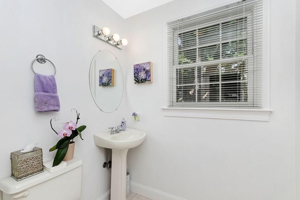23 Hanson Road Newton, MA 02459 - Photo 10 of 36 Gallery Image 10